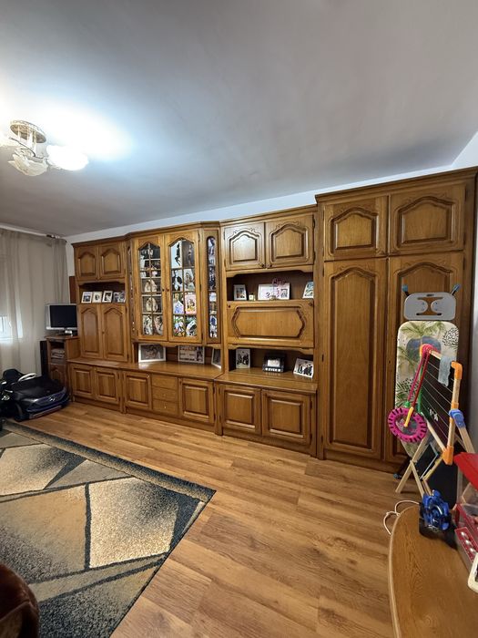 Vand mobila de sufragerie