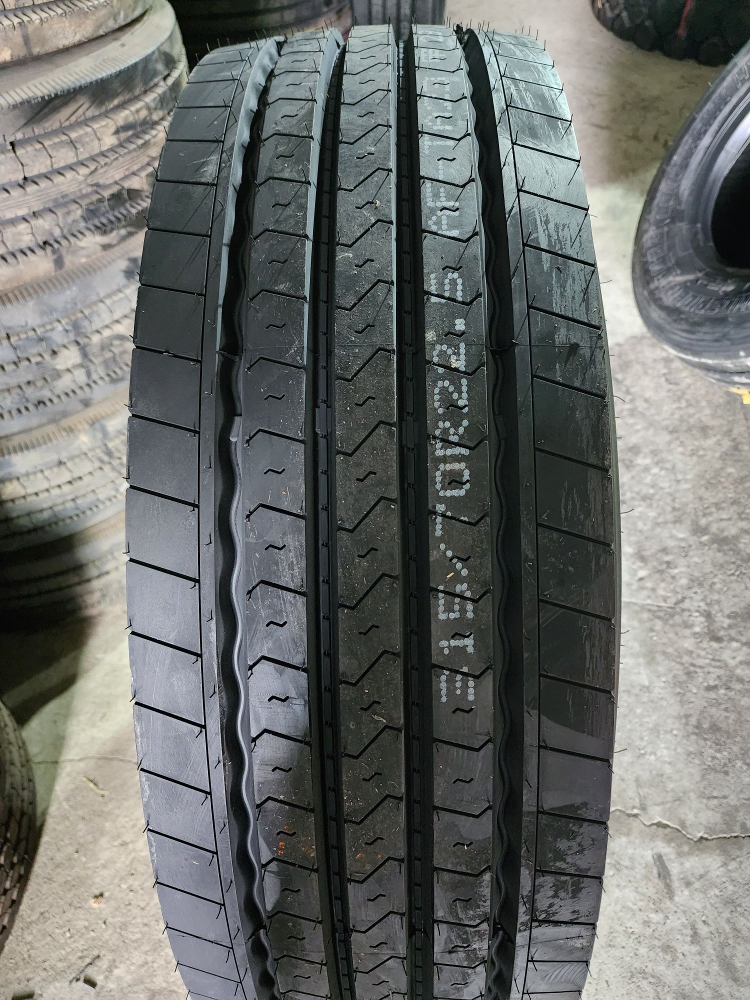 АВТОШИНА 315/70R22.5 ROADSTAR(китай).-Передний