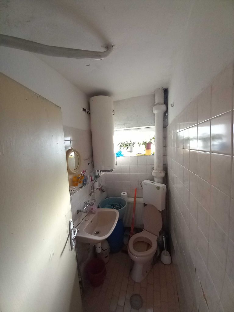 Продава се Етаж от къща в Разград, Житница - 77 кв.м за 1100 €/кв.м - Снимка #13