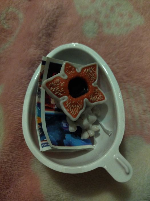 Очень странные дела kinder joy