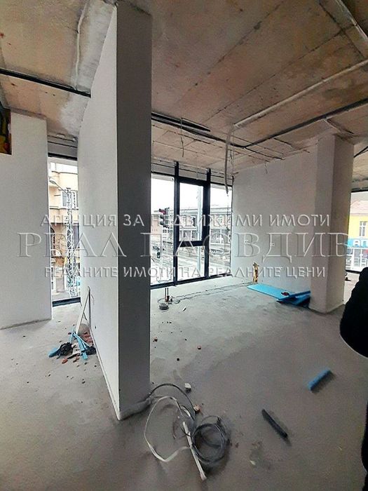 Продава се Офис в Пловдив, Кючук Париж - 180 кв.м за 2200 €/кв.м - Снимка #8