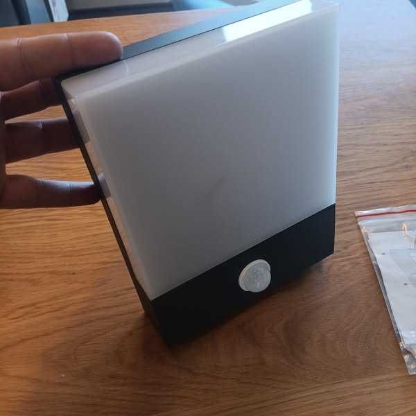 НОВA! Външна LED лампа 24W с датчик за движение, IP65