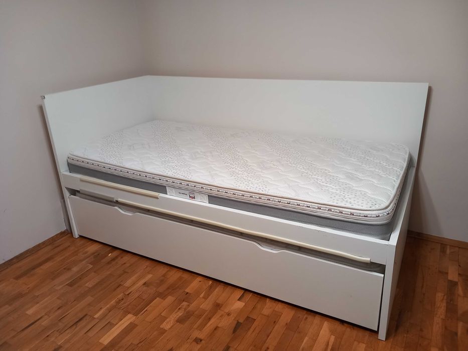 Двойно разтегателно легло с 2 матрака