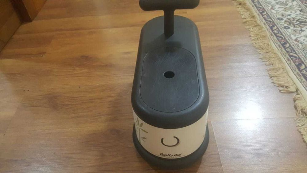 Продам детскую каталку "Италтрайк" "ITALTRIKE" в отличном состоянии.