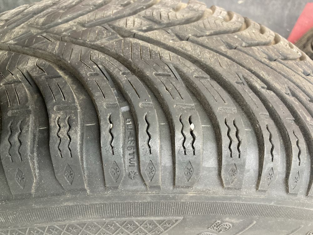 16 цола джанти със зимни гуми 205/55R16 за Волво