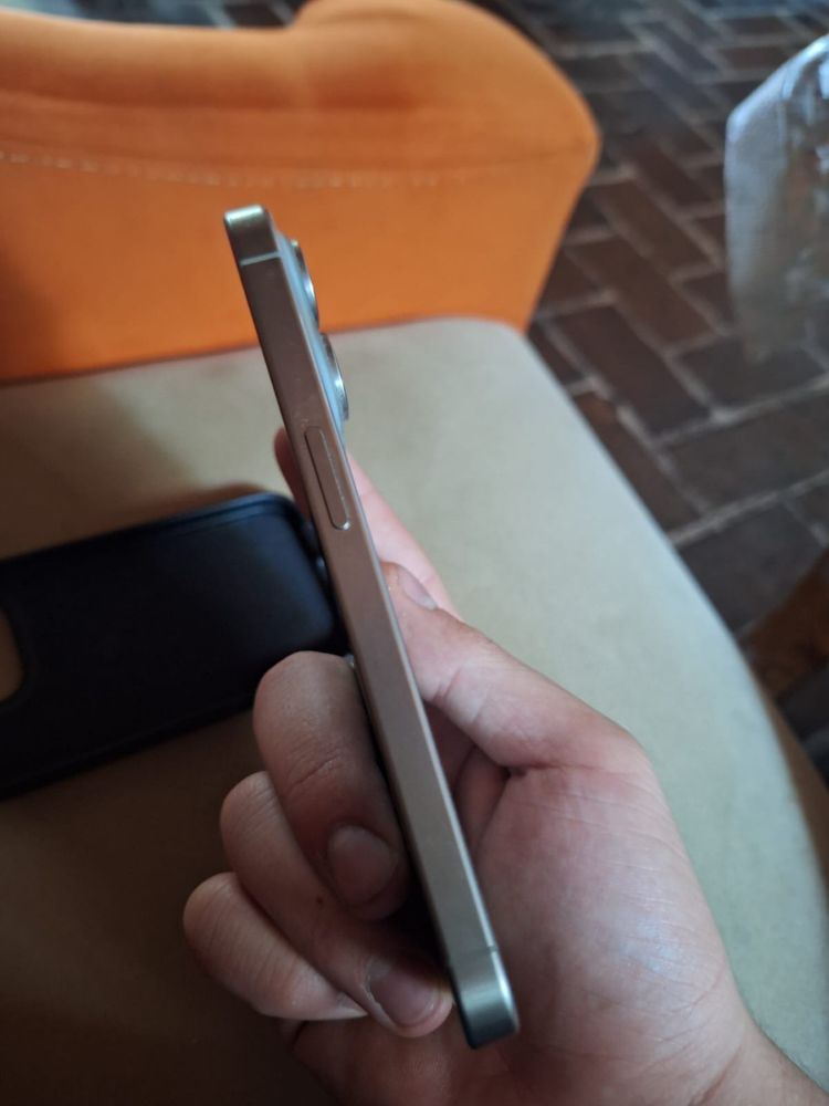 Iphone15 pro в хорошем состояние