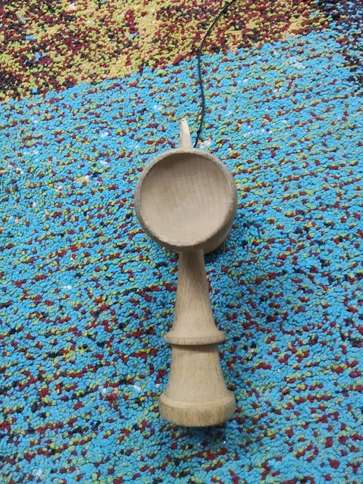 Kendama krom pop roșu