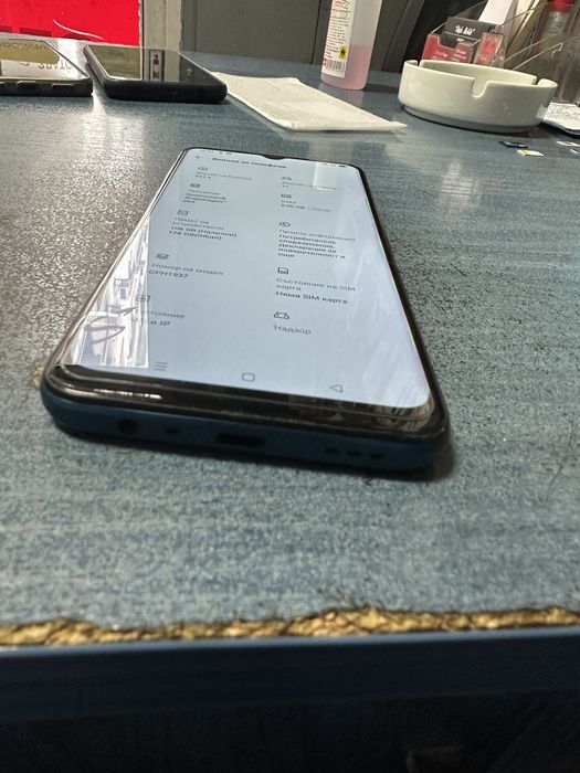 Oppo A9 2020 8+3/128 - отличен