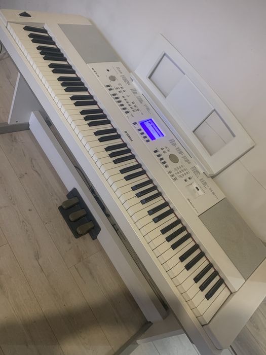 Цифровое фортепиано Yamaha DGX-650