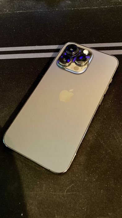 iPhone 13 Pro 1TB Graphite, la cutie
