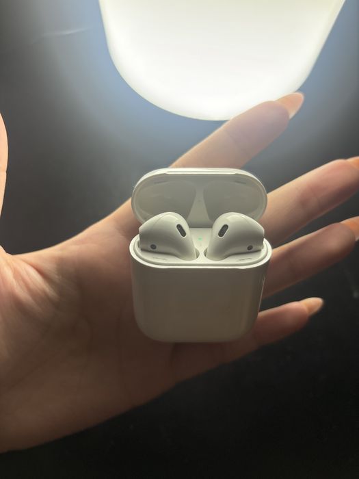 Airpods 1 поколения