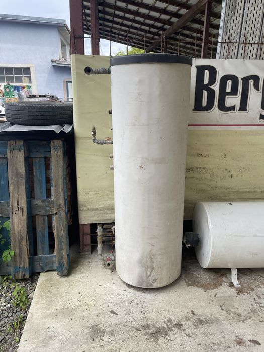 Puffer / Boiler 300 litri, multiple intrebuintari. Se poate lega la CT