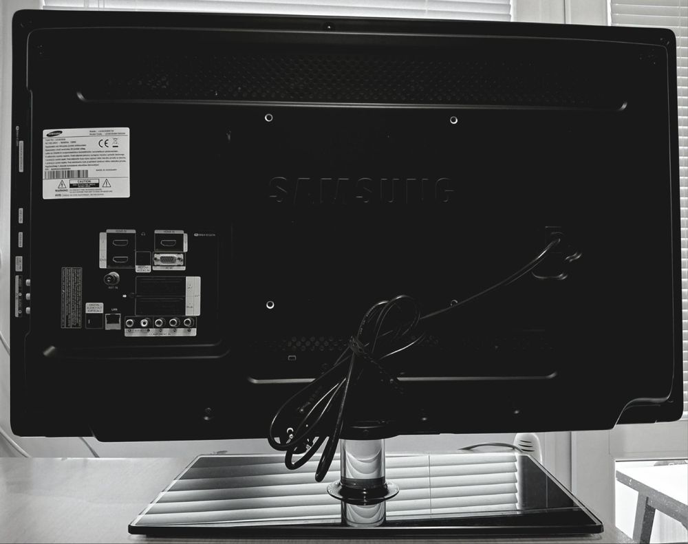Продавам телевизор Samsung 32” LE32C630K1W