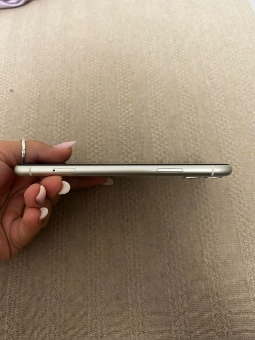 Vand iphone 11 alb