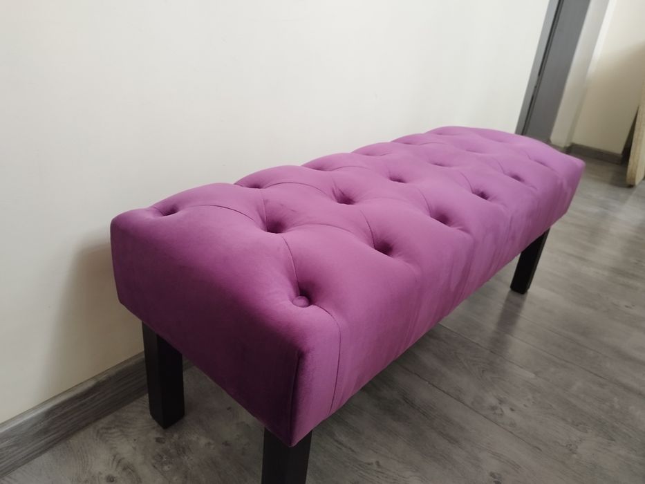 Vând băncuță tapițată , canapeluță din catifea mov