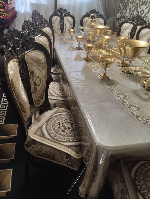 Мехмонхона учун 12 талик стол стул сотилади