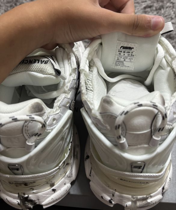 Balenciaga runner graffiti