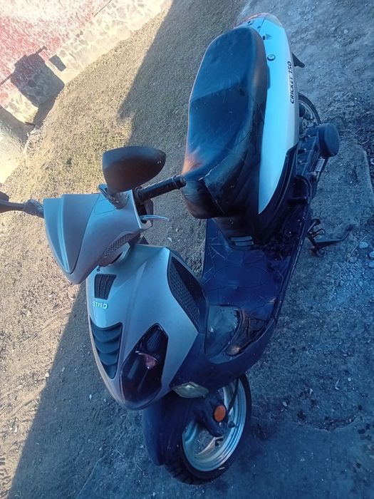 Vând scuter de 150