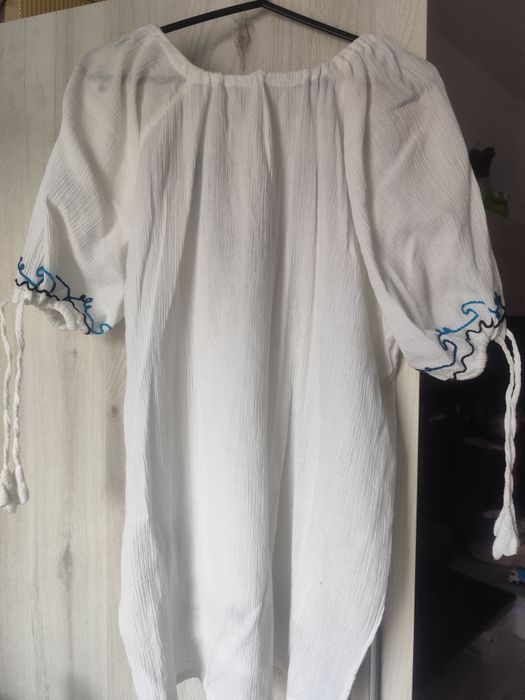 Cămăși de zi cu zi ,Mărime XL, 80 lei bucata