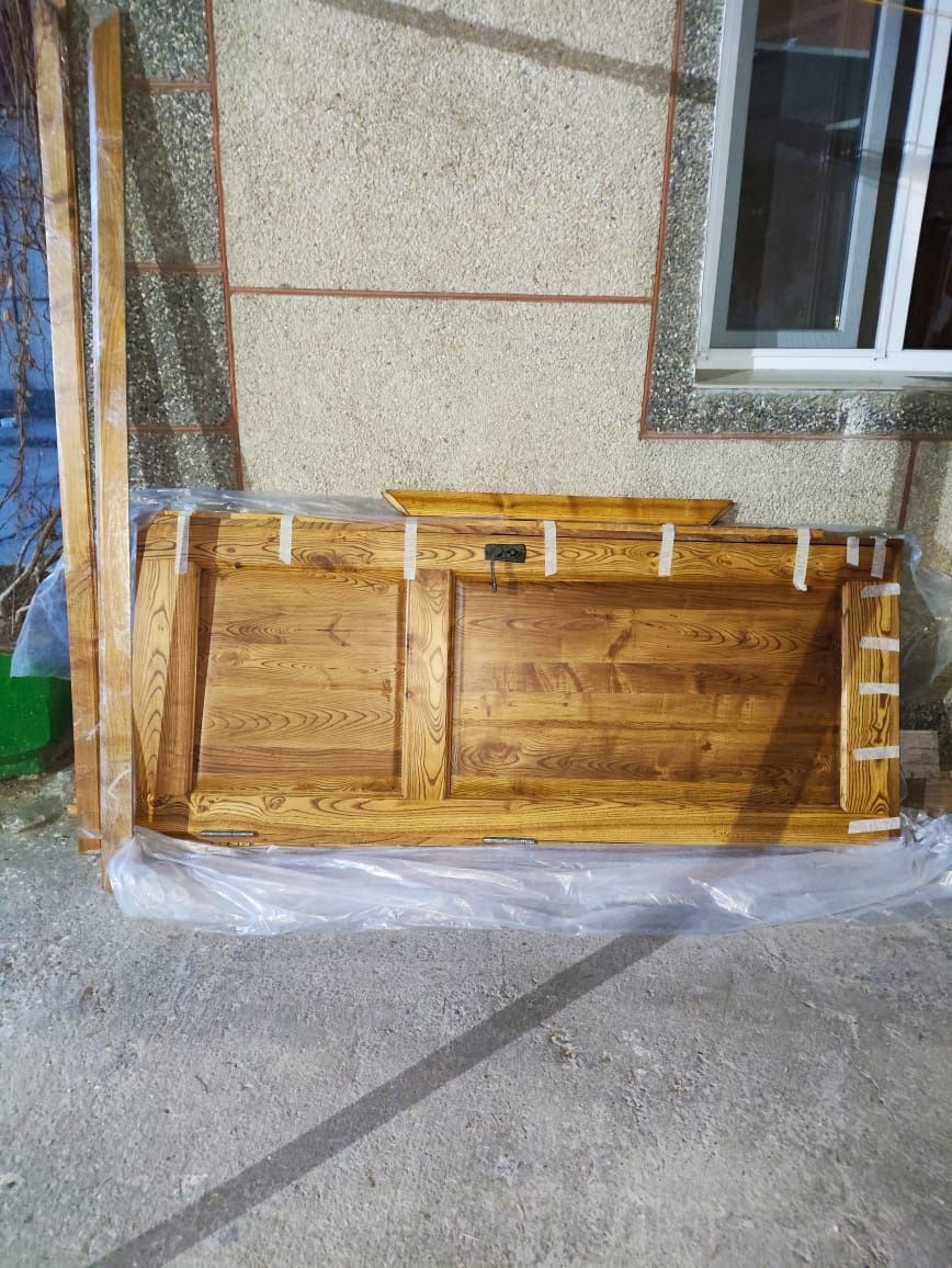 Дверь, с коробкой и обналичкой из ясеня
