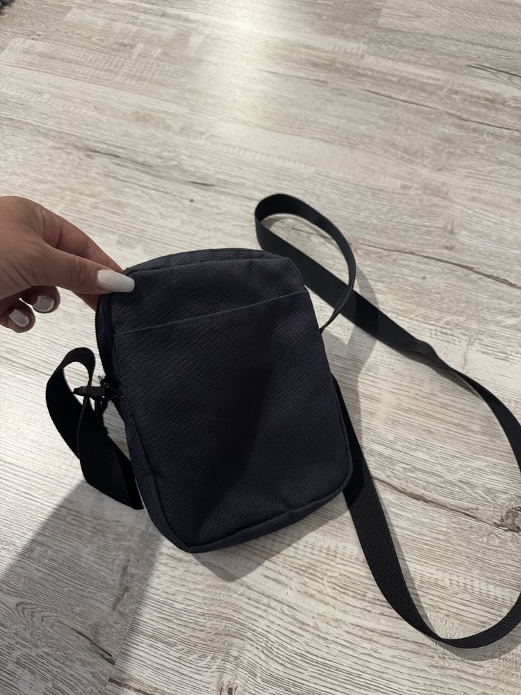 Napapijri sling.
