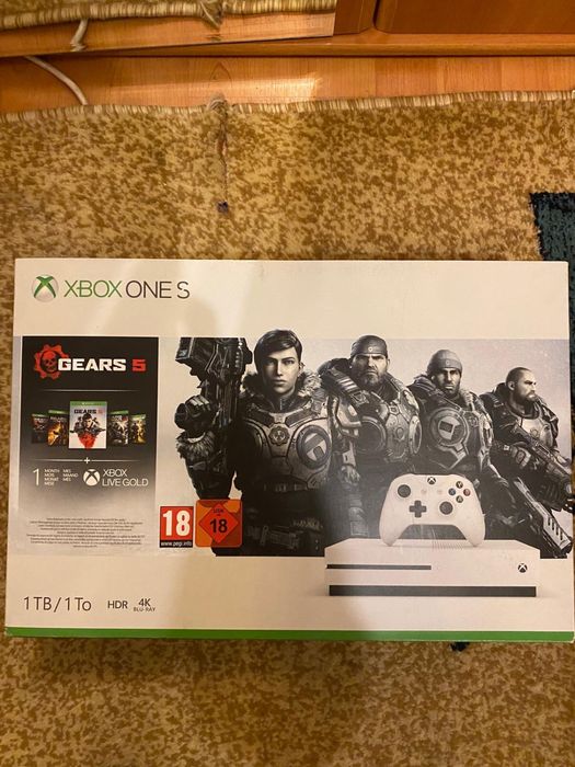 Xbox One S 1 TB full box , 1 controller ,