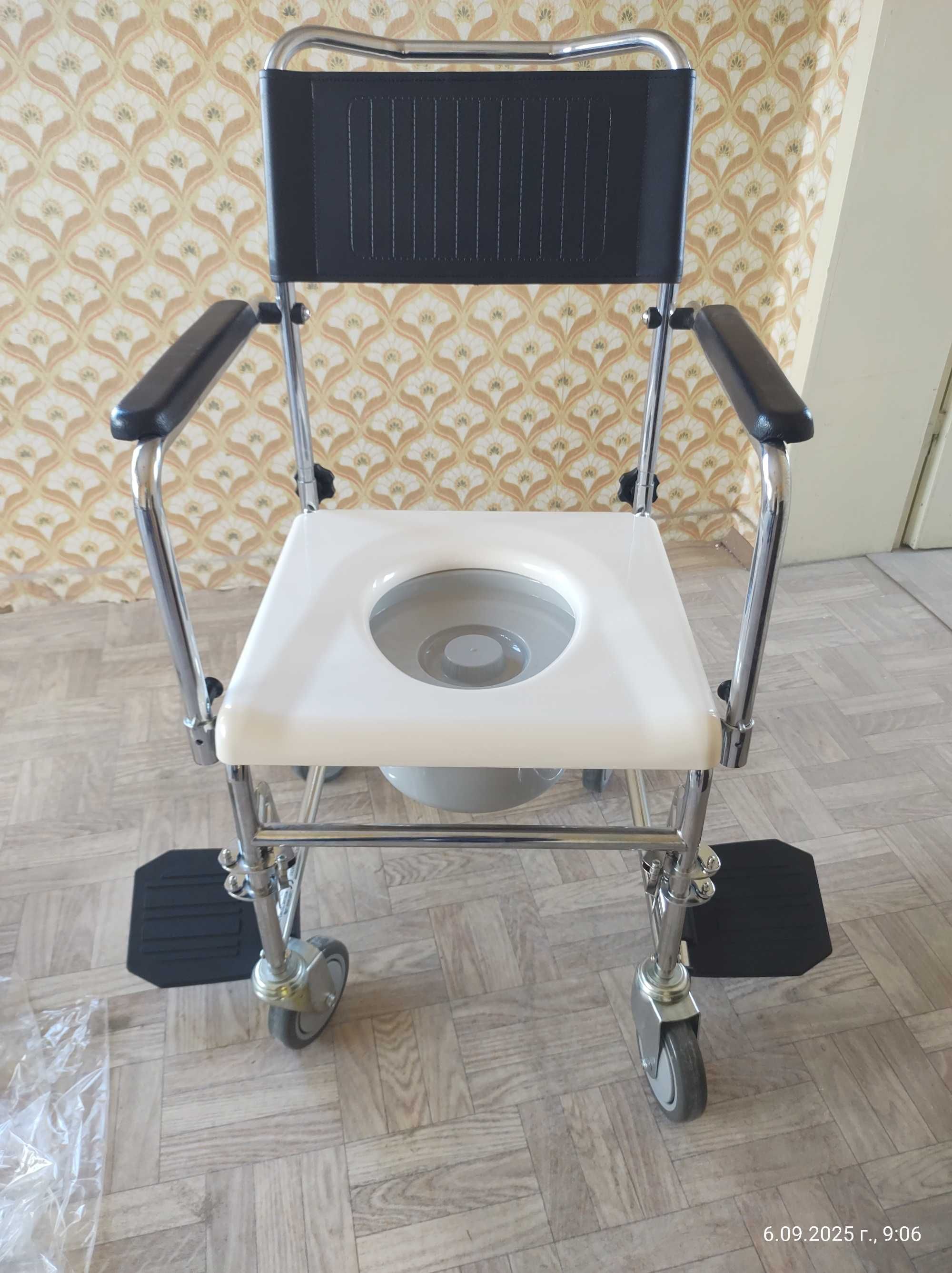 Санитарен стол с тоалетна