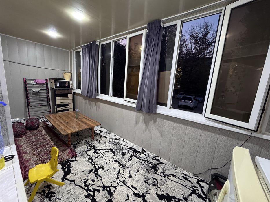 Чирчик 2-микрорайон 2 хона 53кв.м сотилади