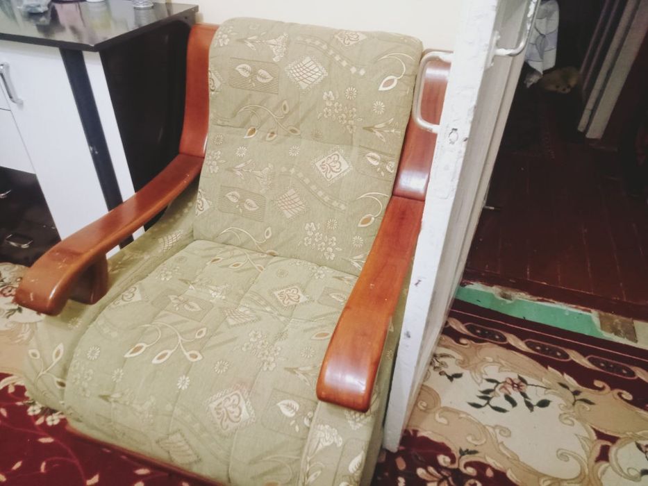 Сотилади 2 дона кресло