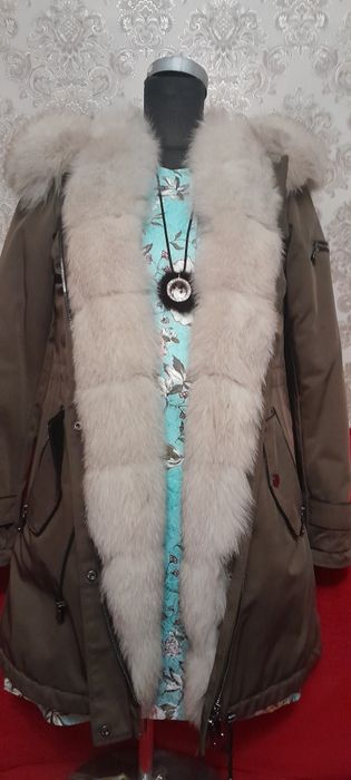 Продам женскую зимнюю парку