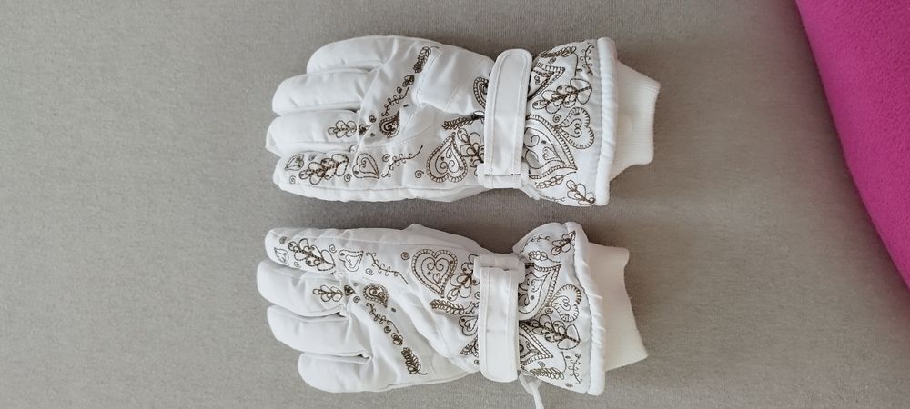 Детски ски ръкавици и очила за ски и сноуборд