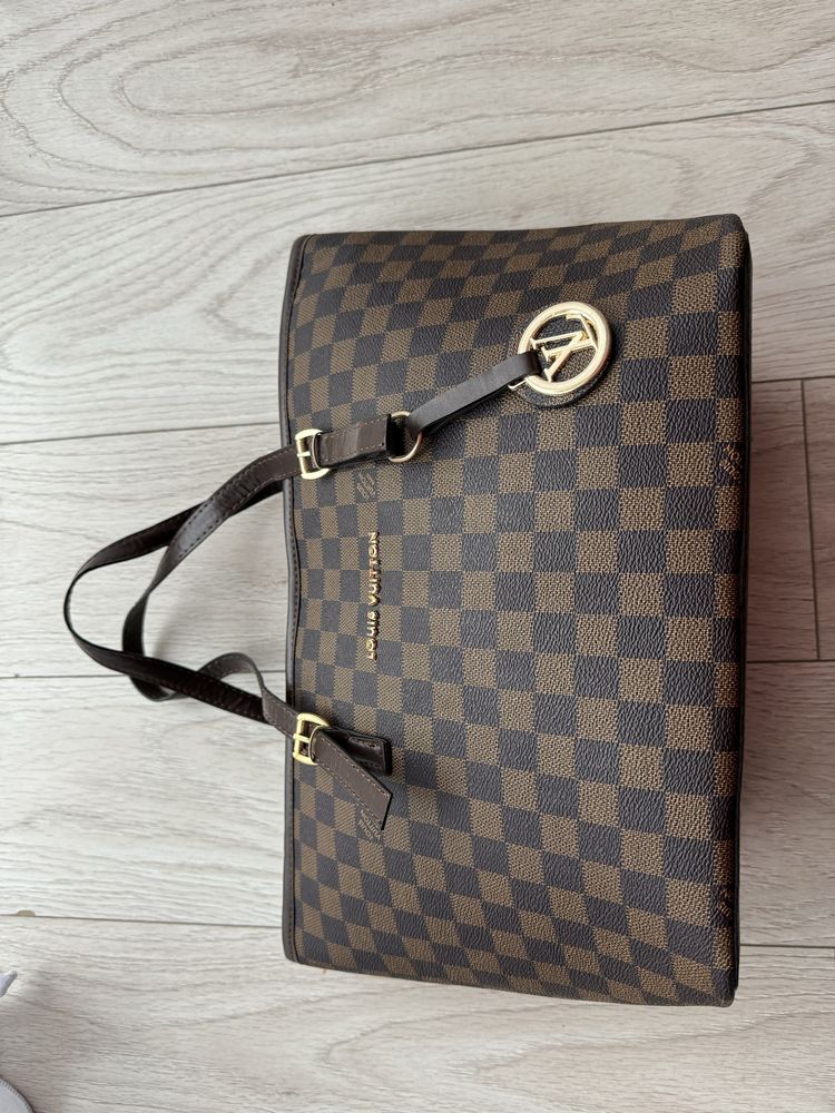 Geanta louis vuitton