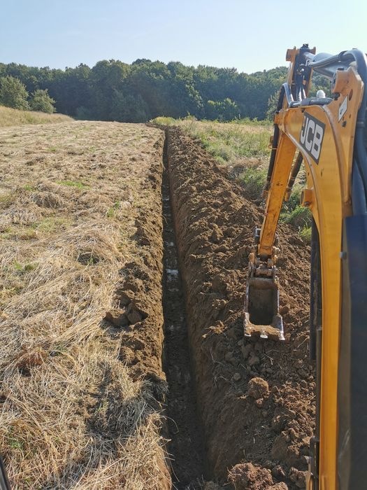 Execut lucrari cu excavator
