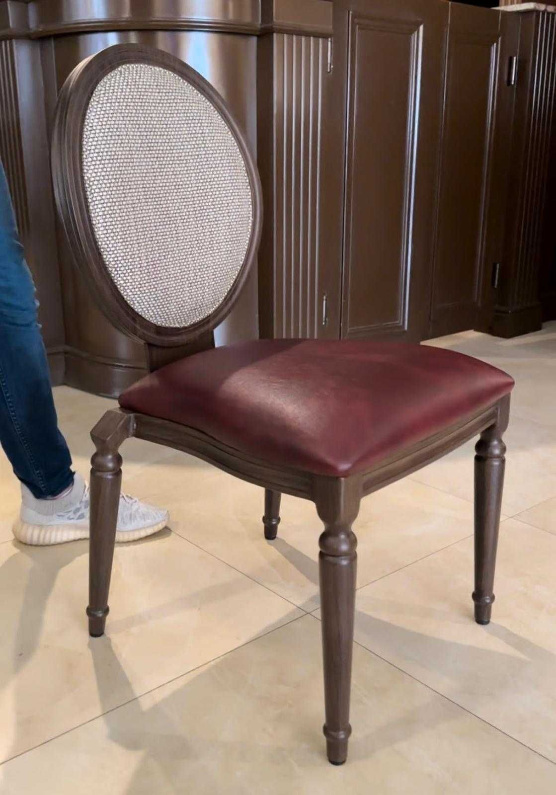 Scaune restaurant Louis - cadru aluminiu cu finisaj ce imita lemnul