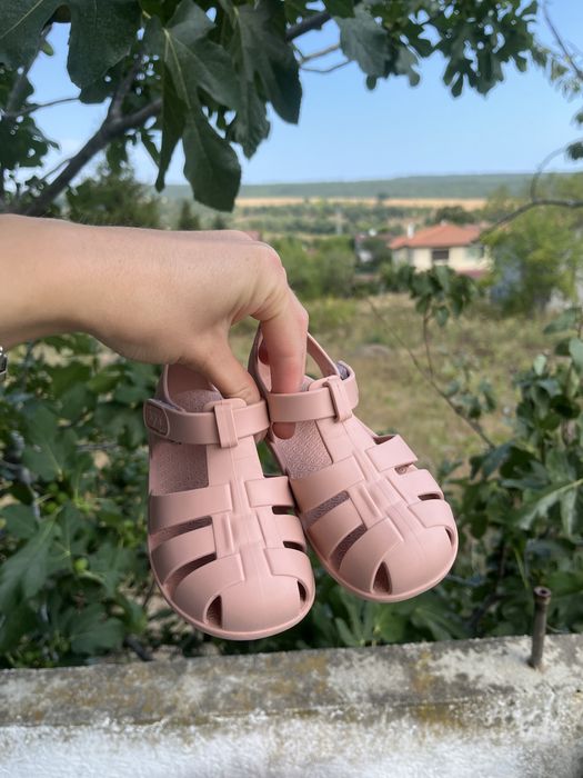 Сандали Igor номер 25 за момиче