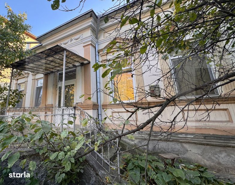 Casa  de vanzare, 242 mp, zona Tudor Vladimirescu