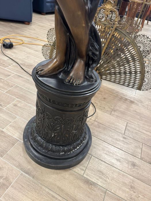 Statueta-lampa din bronz masiv cu abajur stil tiffany