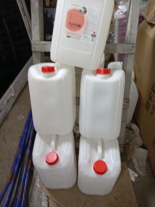 Продам конистры за 500