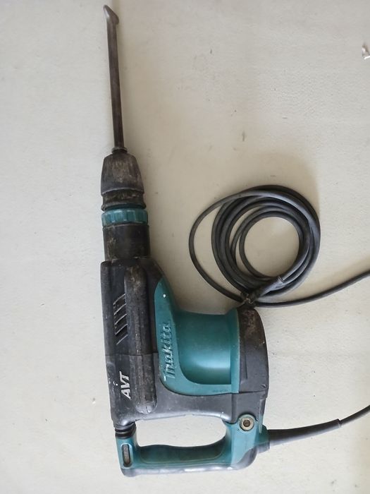 Ciocan demolator makita HM1213C