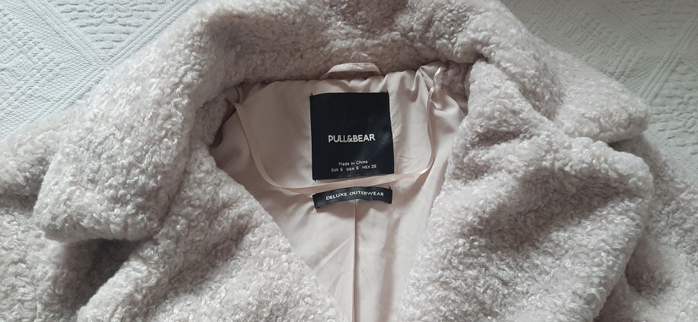 Haina Pull&Bear, marimea S, purtata o data  impecabila