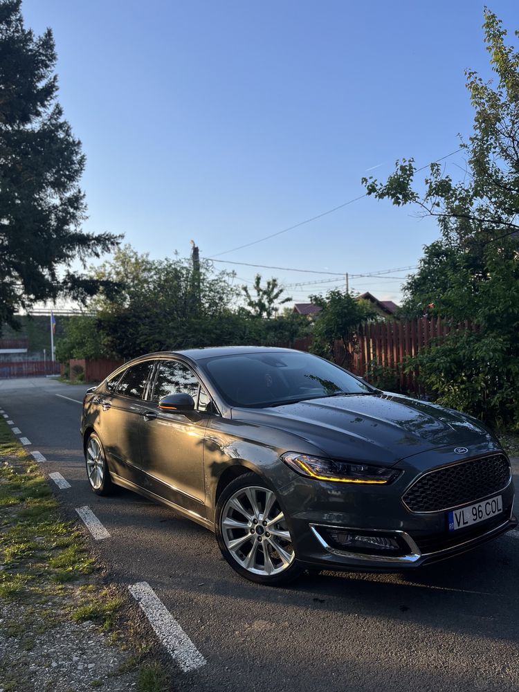 Ford Mondeo Vignale  Full Hybrid 2 Randuri de jante 18 iarna/ 19 vara