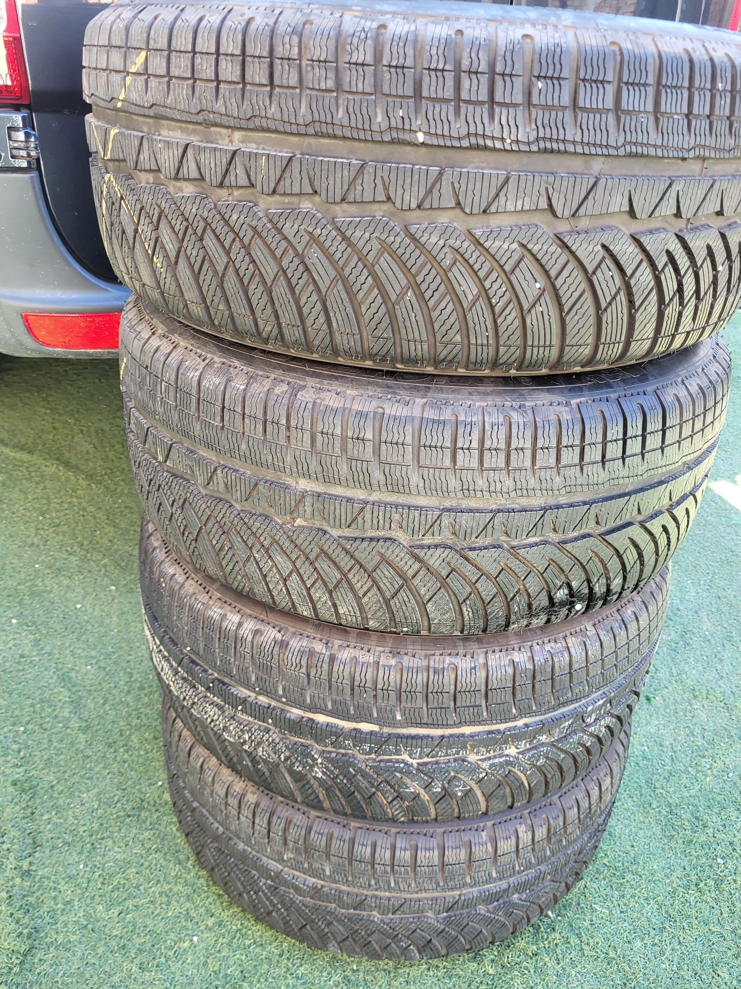 4 бр зимни 225/55/17 Michelin