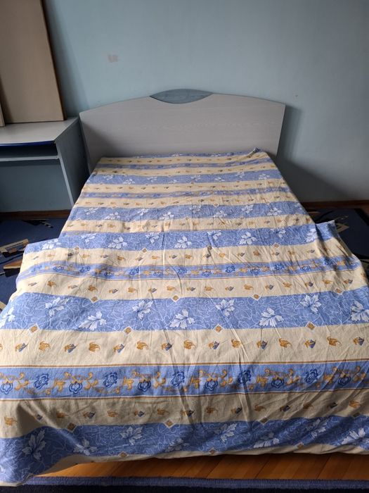 Vând dormitor în stare foarte buna