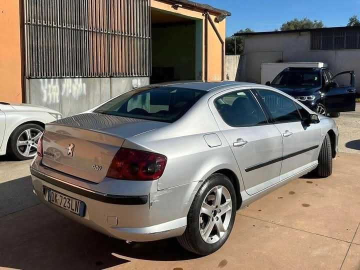 Продавам пежо 407