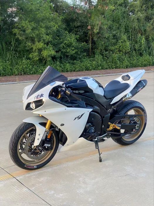 Yamaha R1 Sotiladi holati daxshat