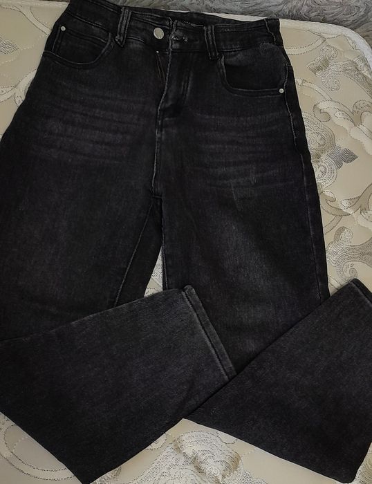 Продаются женские джинсы