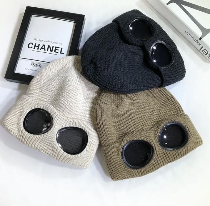 Модная шапка с линзами — хит сезона!