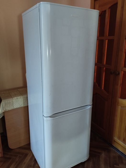 Холодильник Бирюса