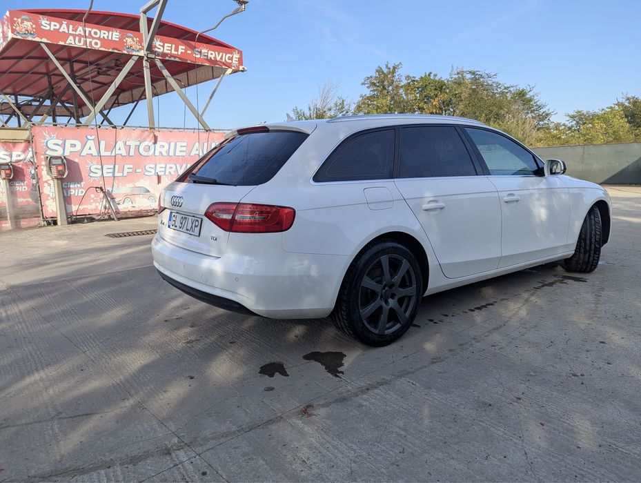 Vand AUDI A4 2014