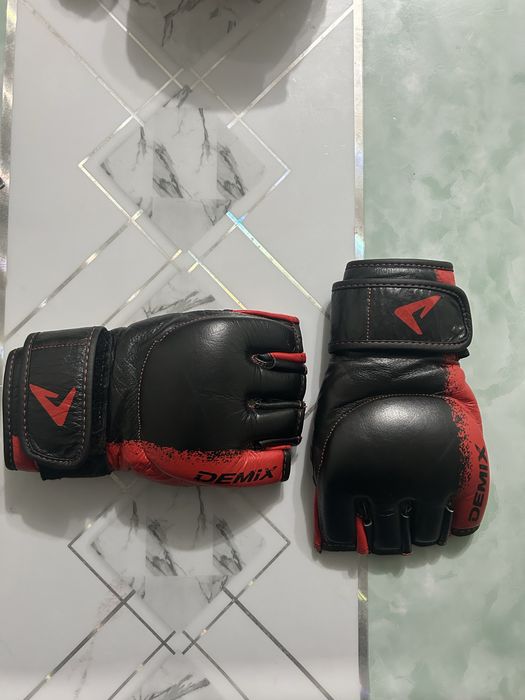 Перчатка ММА оригинал demix